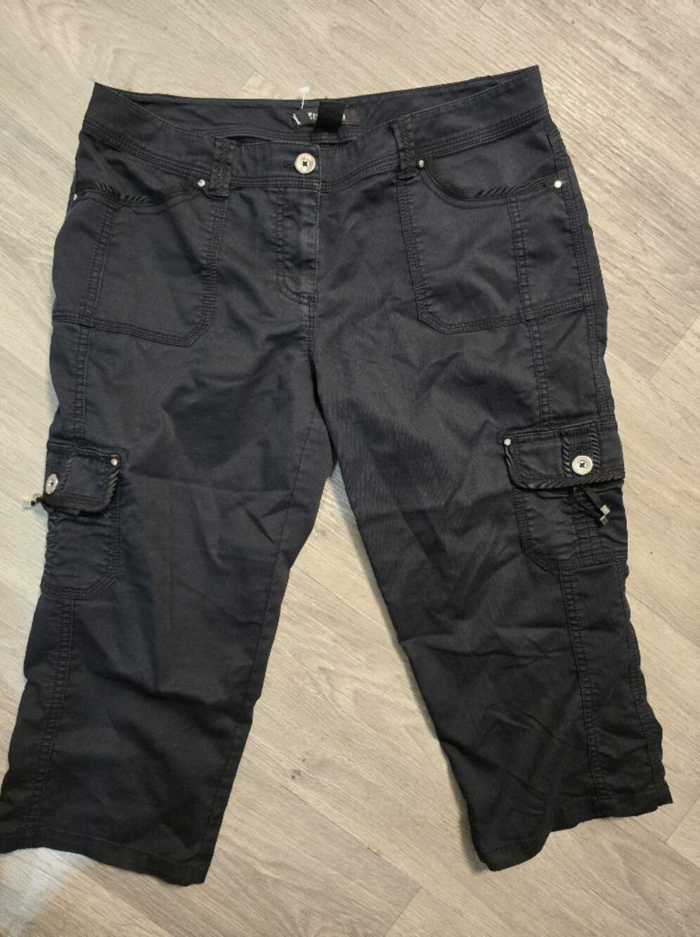 White House Black Market Black Cargo Capri Pants